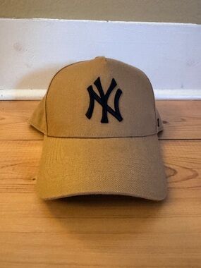 47 Brand New York Yankees Camel Baseball Cap with Black Logo